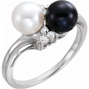 Cultured Pearls and Diamonds Ring