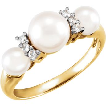 Three Pearls and Diamonds Ring