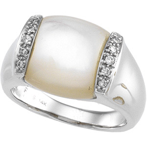 Mother of Pearl and Diamonds Ring