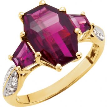 Garnet and Diamonds Ring