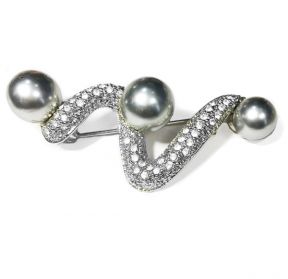 3-Pearl Pin